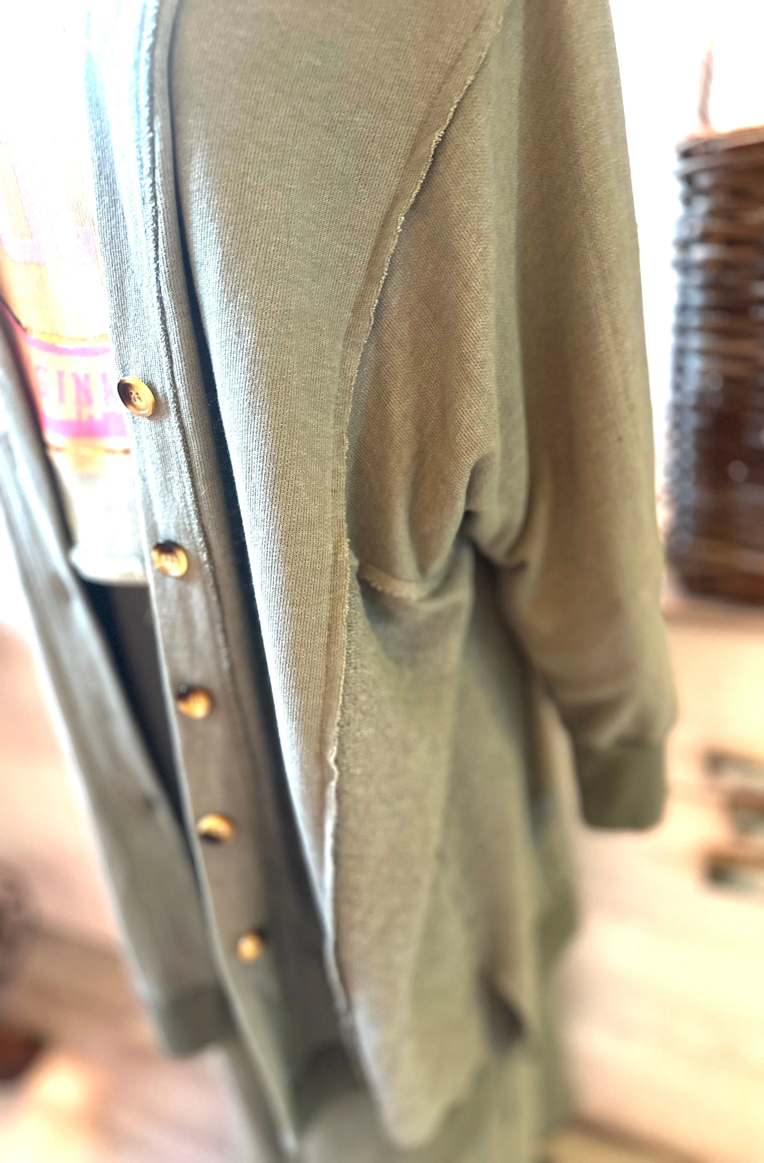 Cooler Sweatshirt Mantel