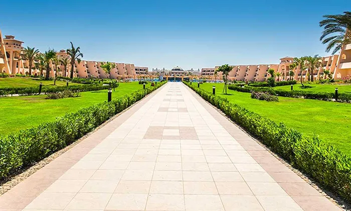 Egypt: 7-Night Stay for Two including Breakfast, Hurghada City Tour & Cairo City Tour