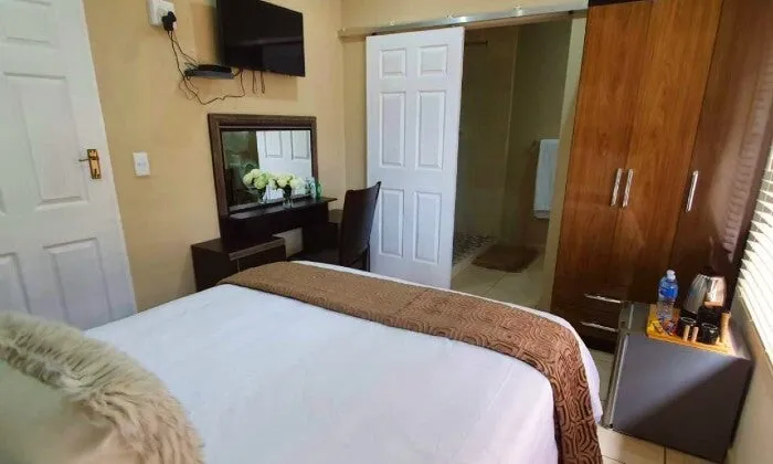 Gauteng: 1 or 2-Night Stay for Two including Breakfast at RRT Guest House