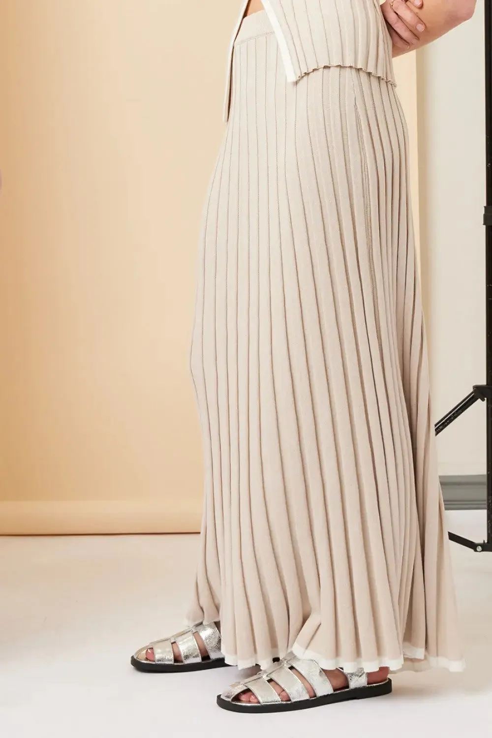 Illa Illa Maci Maxi Skirt – Effortless Elegance & Everyday Comfort