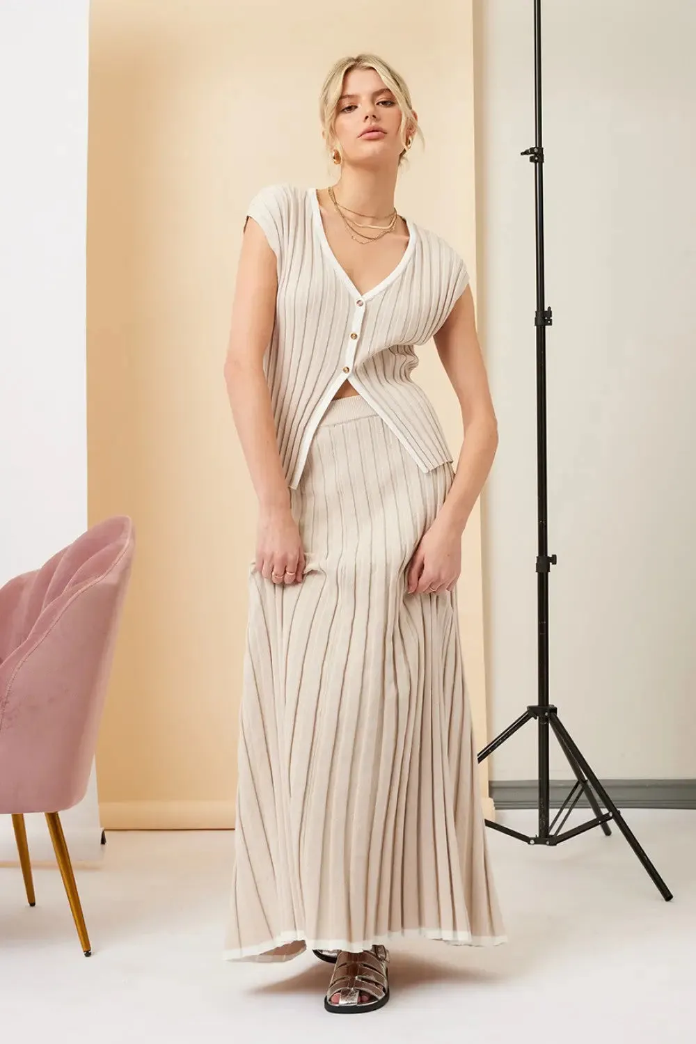 Illa Illa Maci Maxi Skirt – Effortless Elegance & Everyday Comfort
