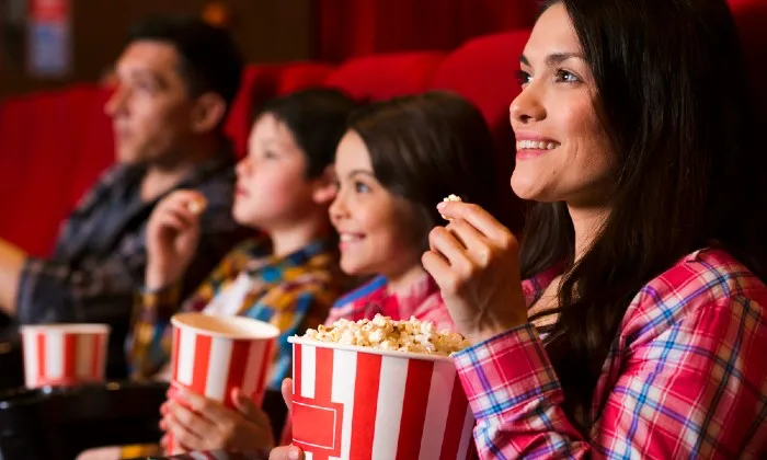 Johannesburg: 1-Night Stay for Two with optional Massage & Movie at 17 on Buffalo