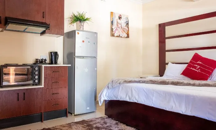 Johannesburg: 1 or 2-Night Stay for Two including Breakfast at Melrose Hideout Guesthouse & Spa