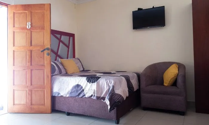 Johannesburg: 1 or 2-Night Stay for Two including Breakfast at Melrose Hideout Guesthouse & Spa