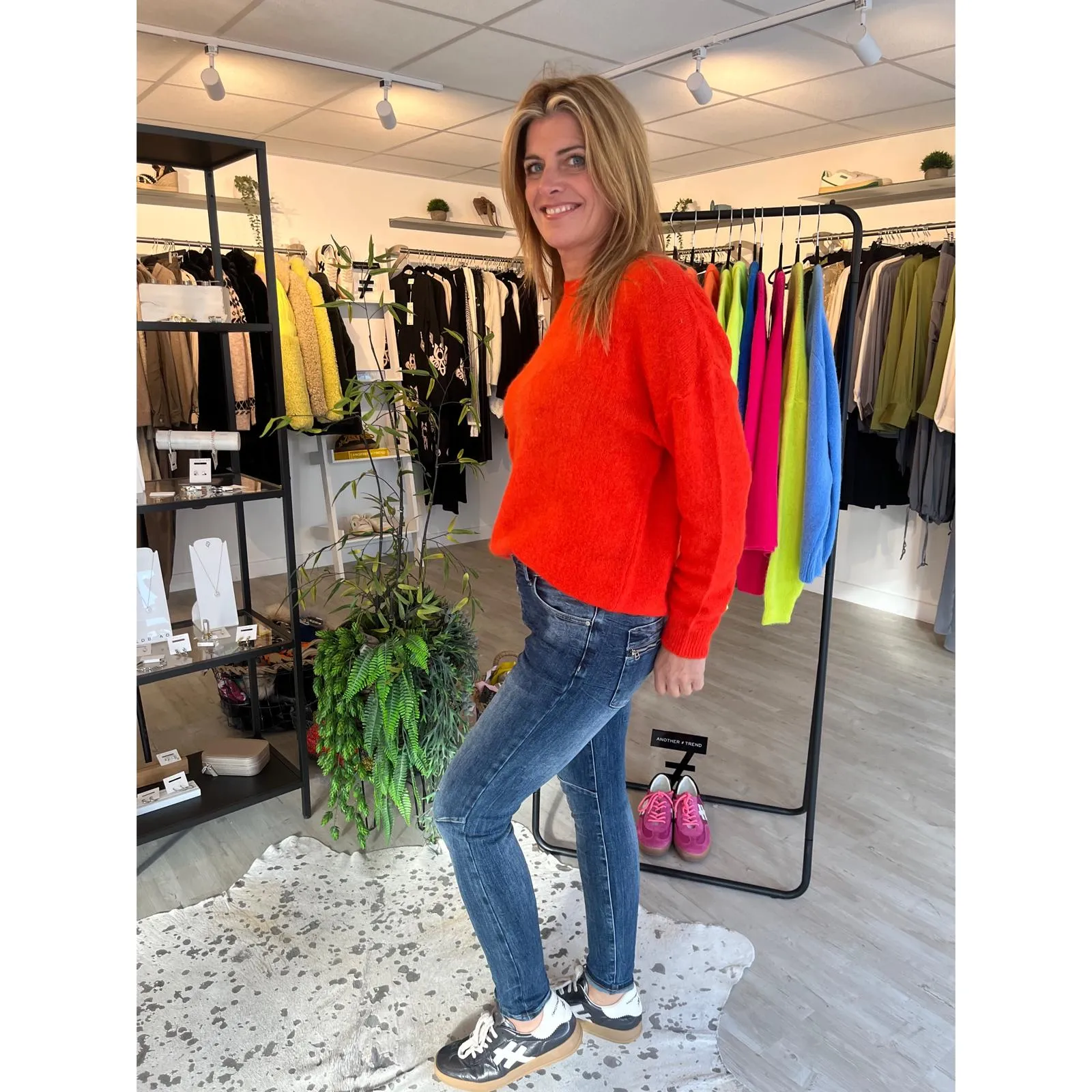 Melly Mia Zip And Button Jeans