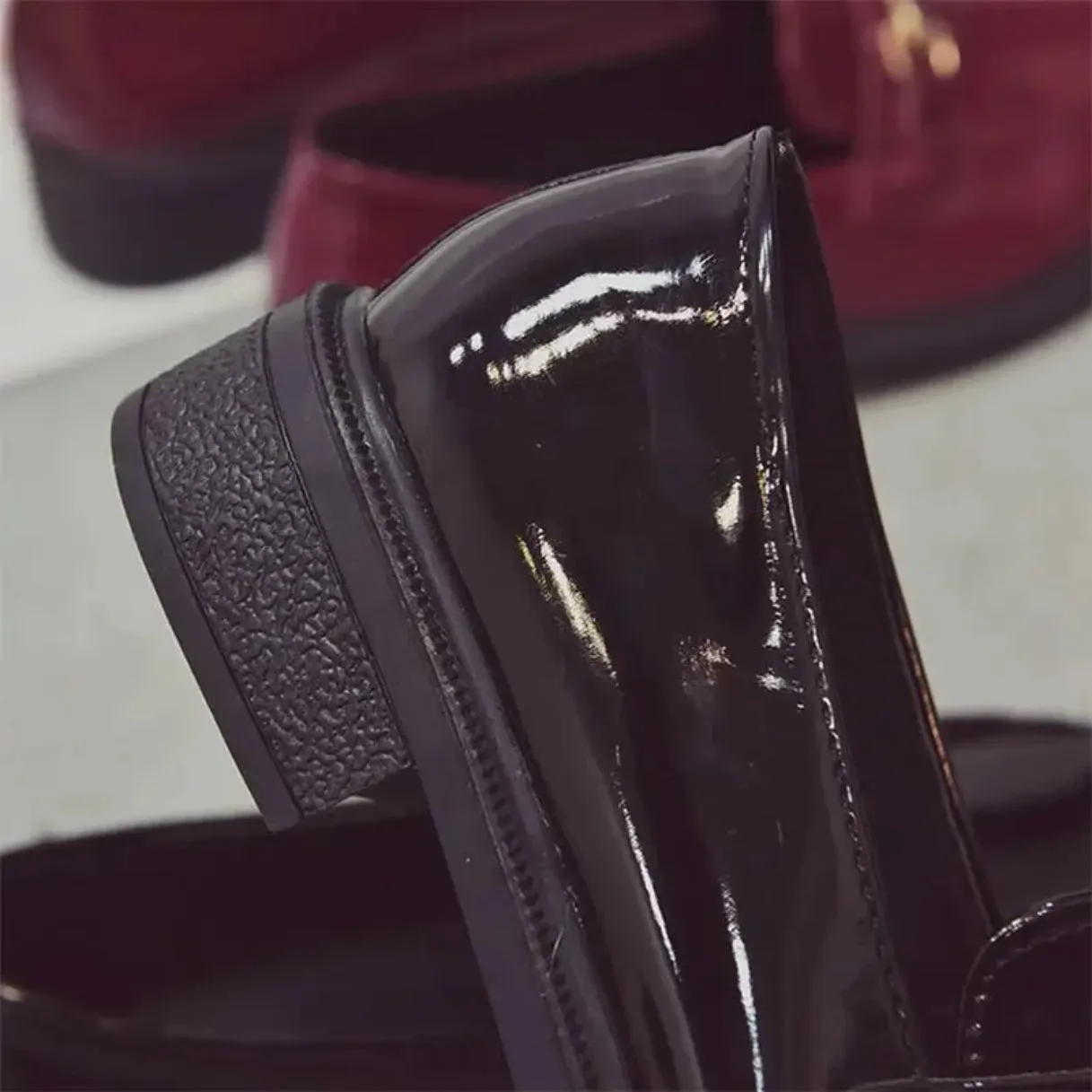 Merendy Britainiarra Low-Heels Round-Toe Black Loafers