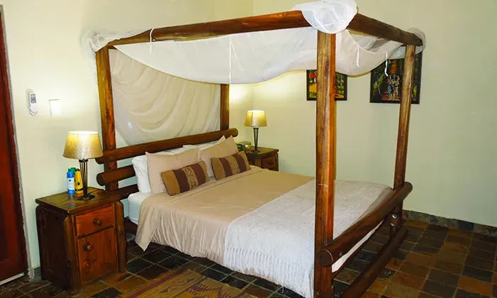 Mpumalanga: 1 or 2--Night stay for up to four at Trees Too Guest Lodge